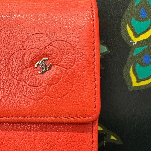 Chanel Camellia Embossed Long Wallet – Coral Caviar Leather - Picture 7 of 11